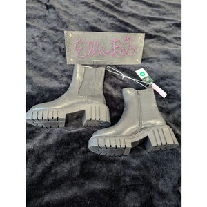 NWT Wild Fable Black Memory Foam Side Zip Short Combat Style Boot 10